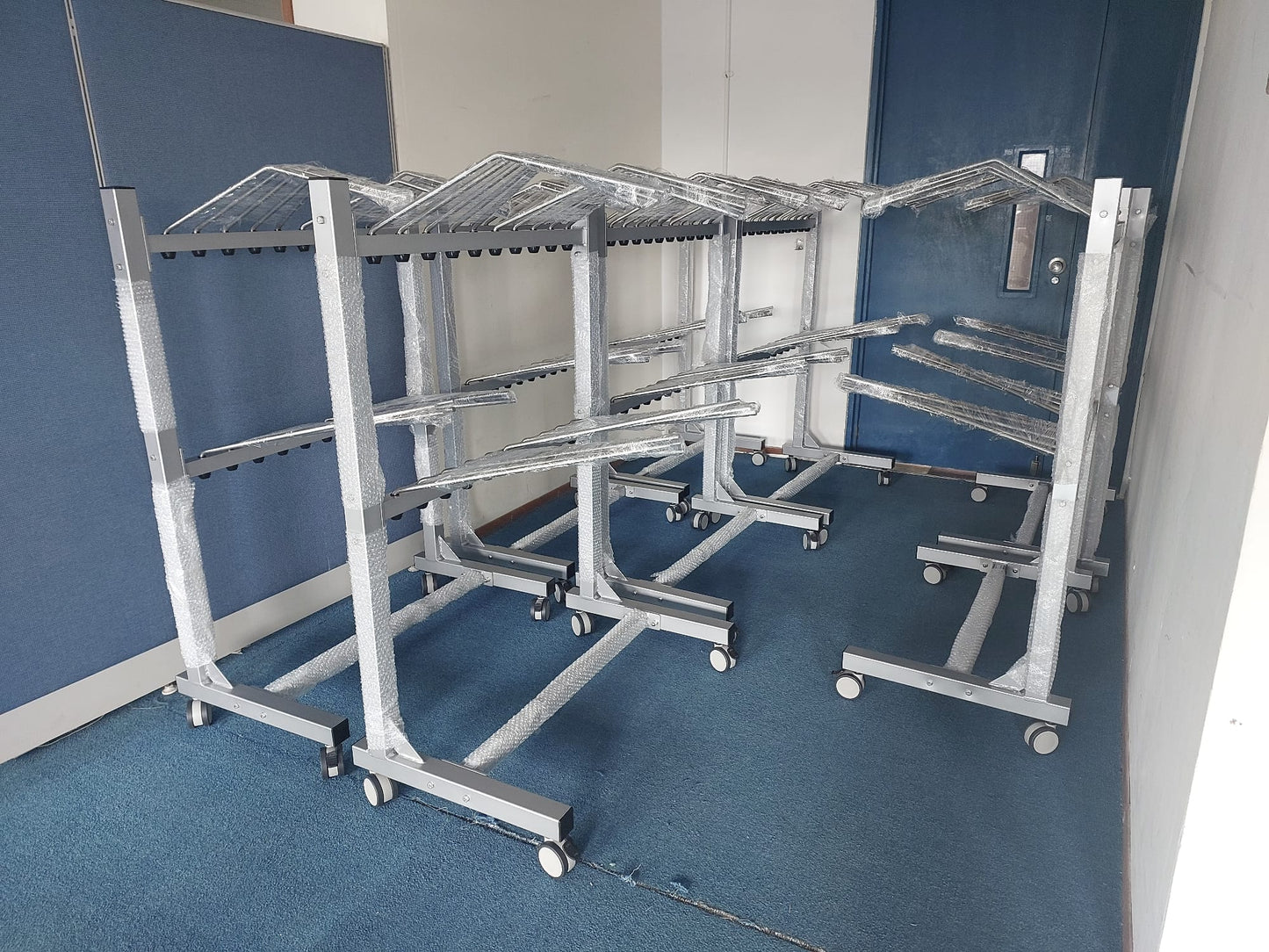 AS-VALET2 Mobile Valet 2-Tier Apron Rack